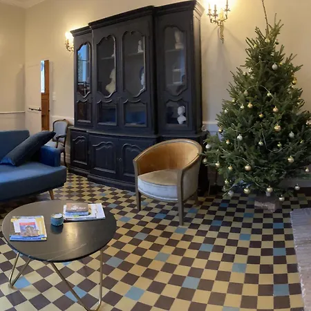 Дом отдыха Maison Familiale Pres Du Zoo De La Fleche Avec Piscine Chauffee, Jardin Et Cheminee - Fr-1-410-377 *