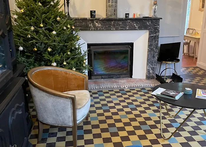 Maison Familiale Pres Du Zoo De La Fleche Avec Piscine Chauffee, Jardin Et Cheminee - Fr-1-410-377 *