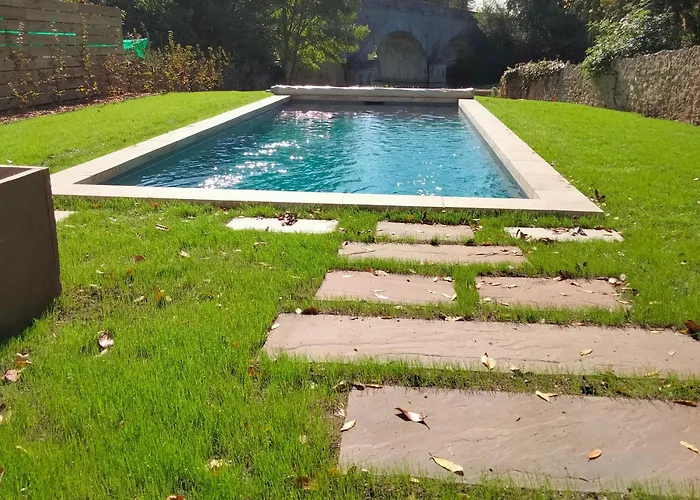 Maison Familiale Pres Du Zoo De La Fleche Avec Piscine Chauffee, Jardin Et Cheminee - Fr-1-410-377 Vakantiehuis *