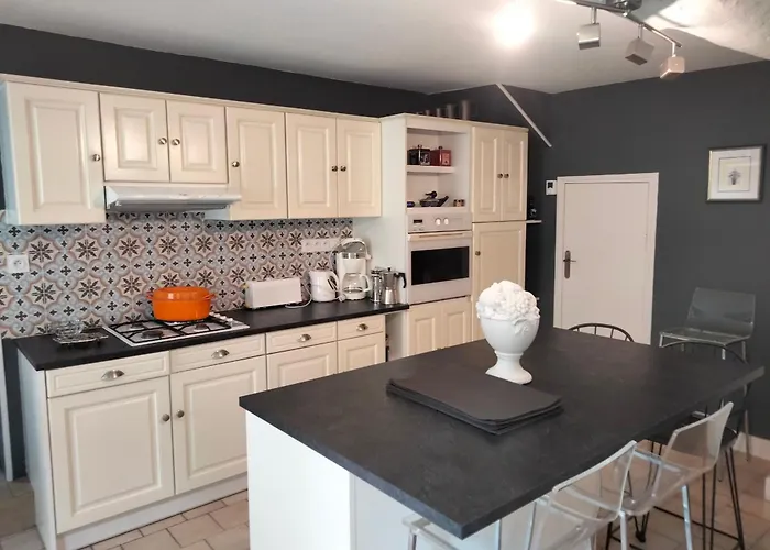 Vakantiehuis Maison Familiale Pres Du Zoo De La Fleche Avec Piscine Chauffee, Jardin Et Cheminee - Fr-1-410-377 *